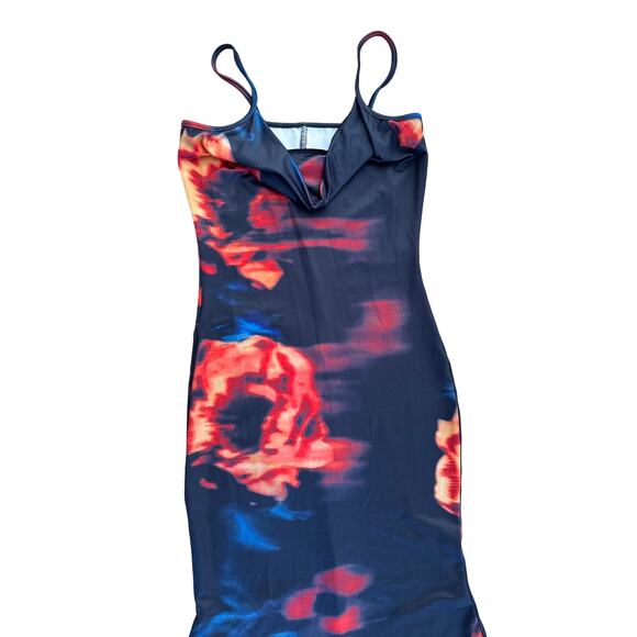 Do My Self - Cowl Neckline FanTail Hem Maxi Dress in Black Blue & Red - Picture 2 of 5